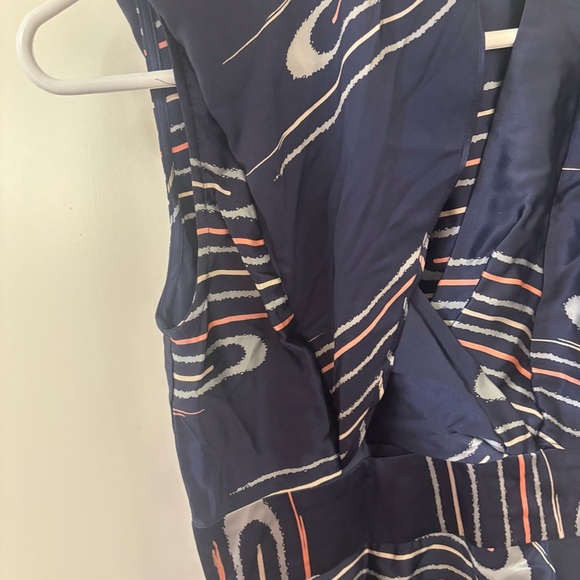 Coreylynn Carter blue satin abstract retro print flutter sleeve dress size 4 - Picture 6 of 11